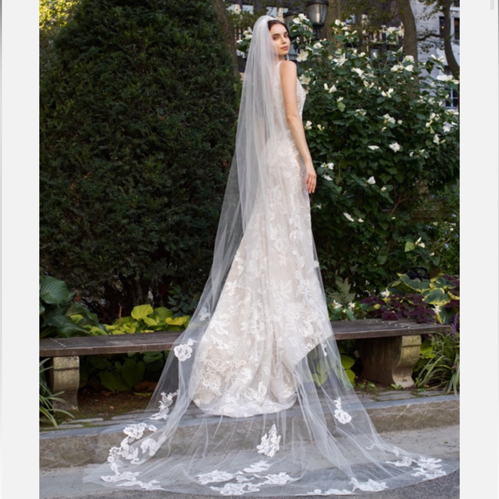 JLM COUTURE LAZZARO Cherry blossom flower vail